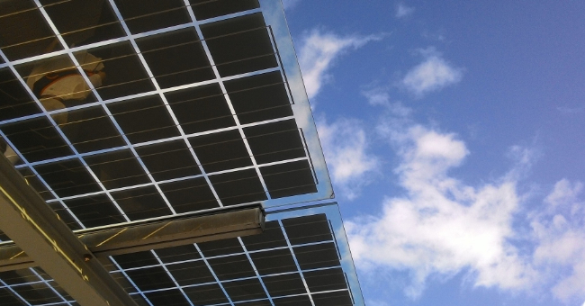 Investitionen-in-Photovoltaik-Vorteile-Investmentabläufe-zu-erwartende-Renditen